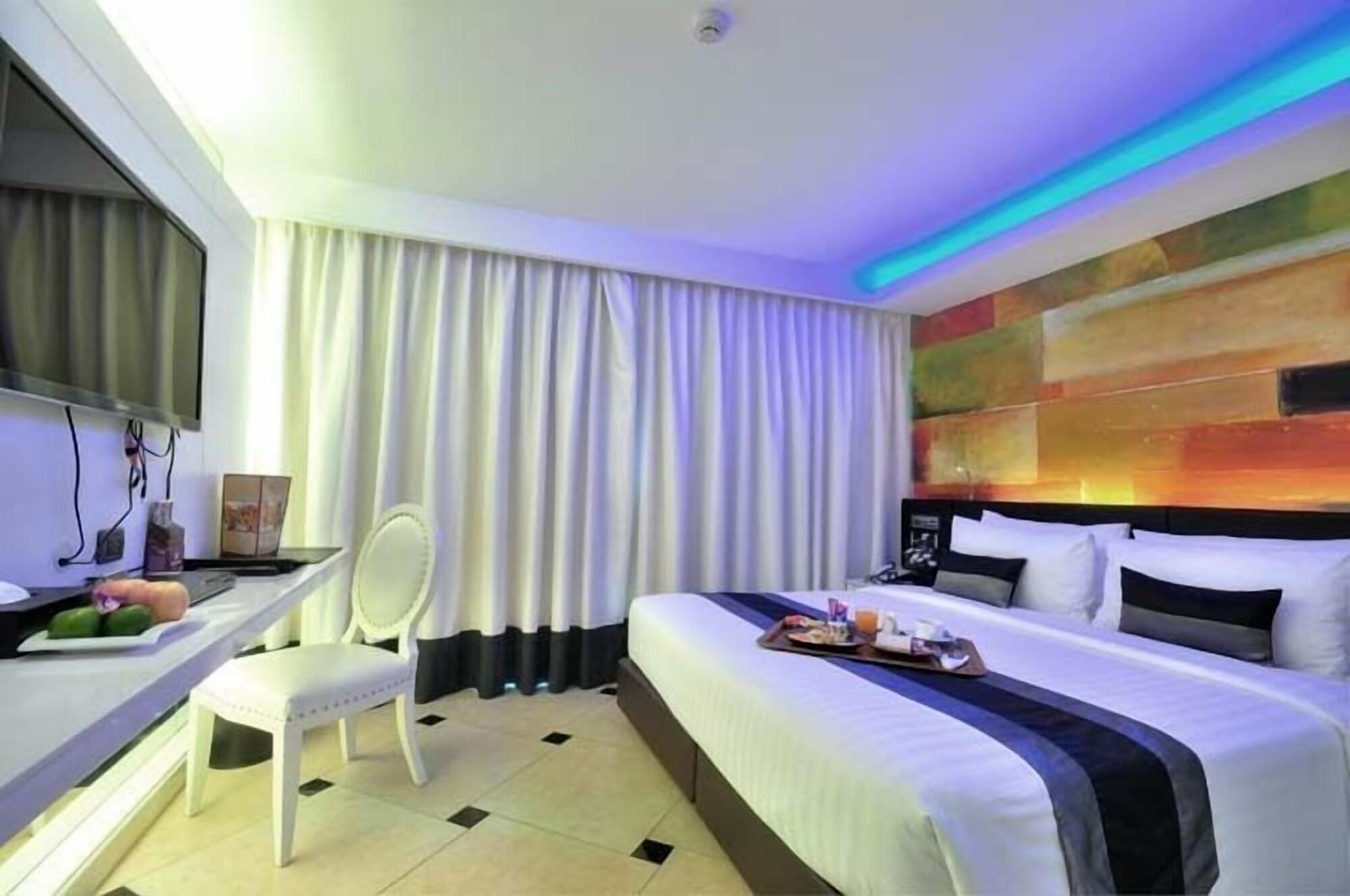 Aspira Skyy Sukhumvit 1 Отель