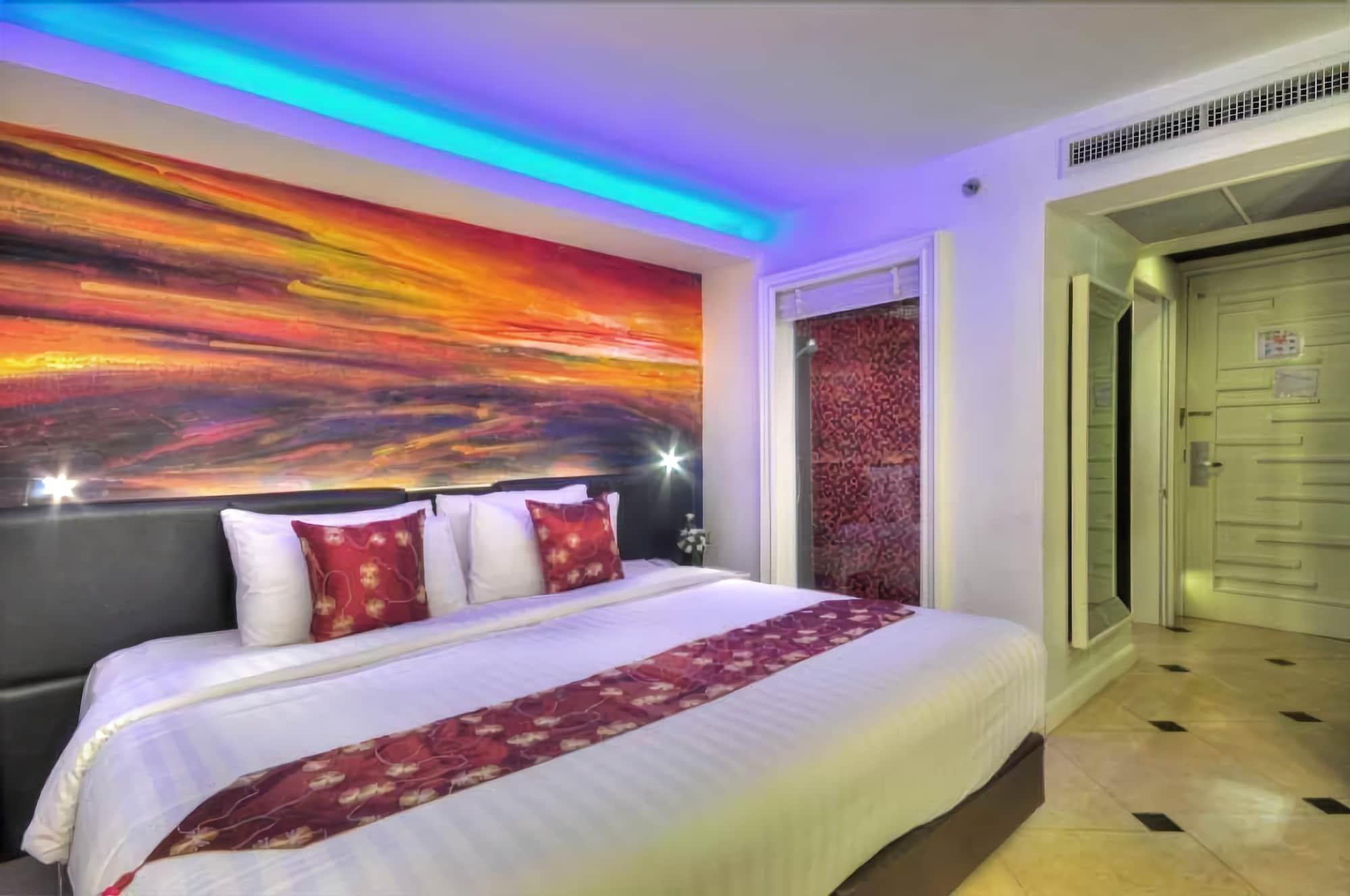 Aspira Skyy Sukhumvit 1 Отель