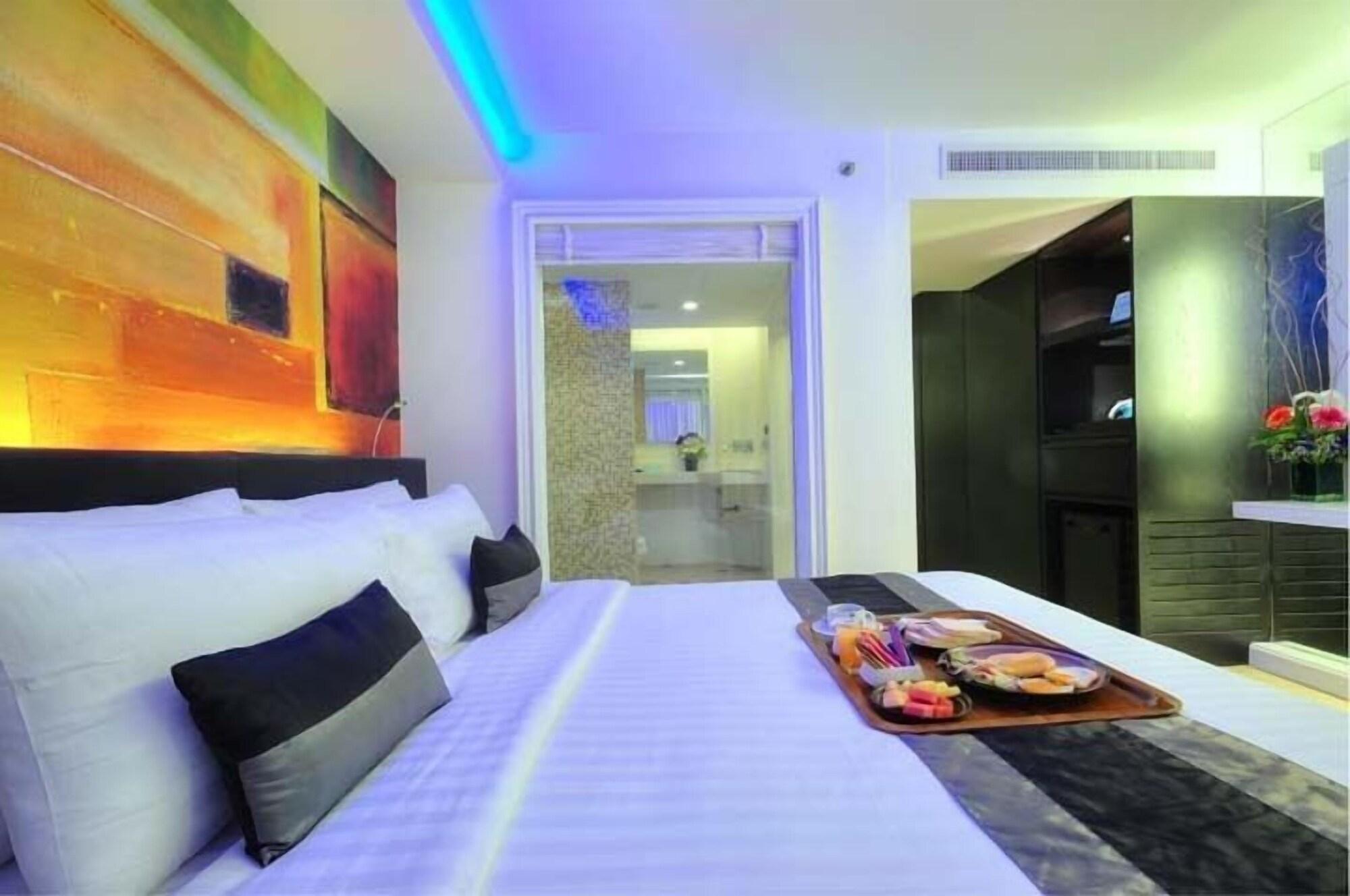 Aspira Skyy Sukhumvit 1 Sha Hotel