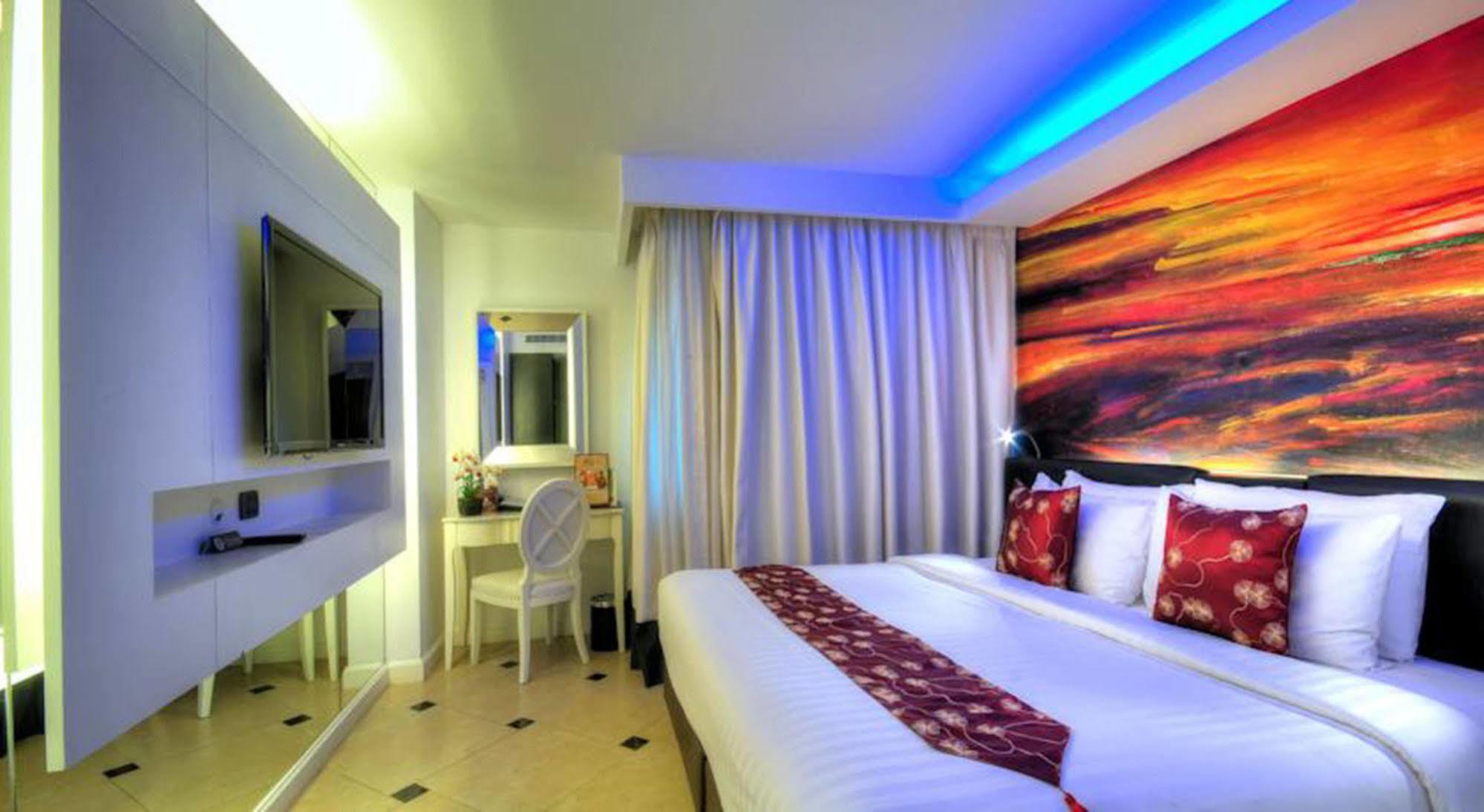 Aspira Skyy Sukhumvit 1 Sha Hotel Bangkok